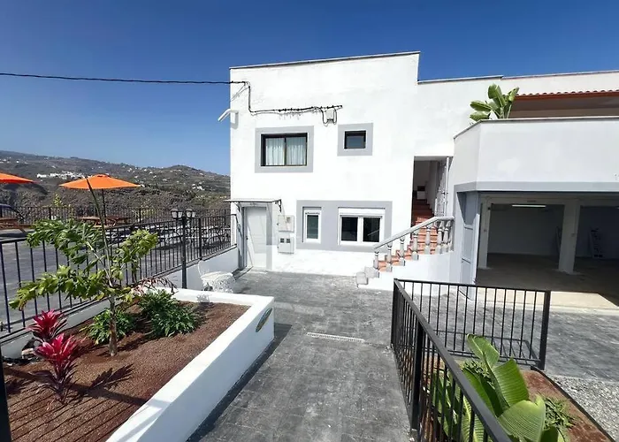 בית נופש Adejo *