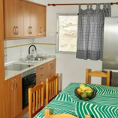 Adejo Con Piscina Climatizada Compartida Casa de Férias *