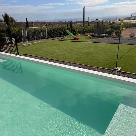 Adejo Con Piscina Climatizada Compartida *
