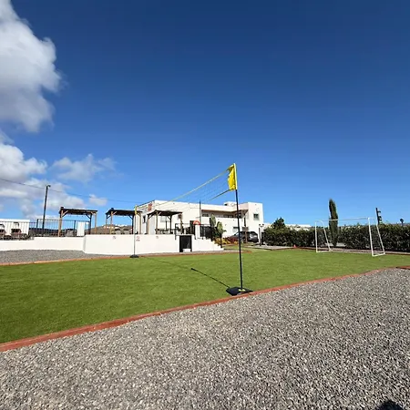 Adejo Con Piscina Climatizada Compartida *